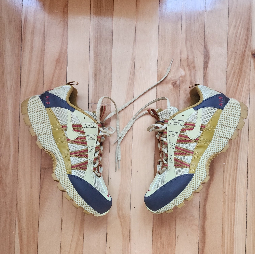 Nike Air  Hmara 9/10 Like New And Good Price